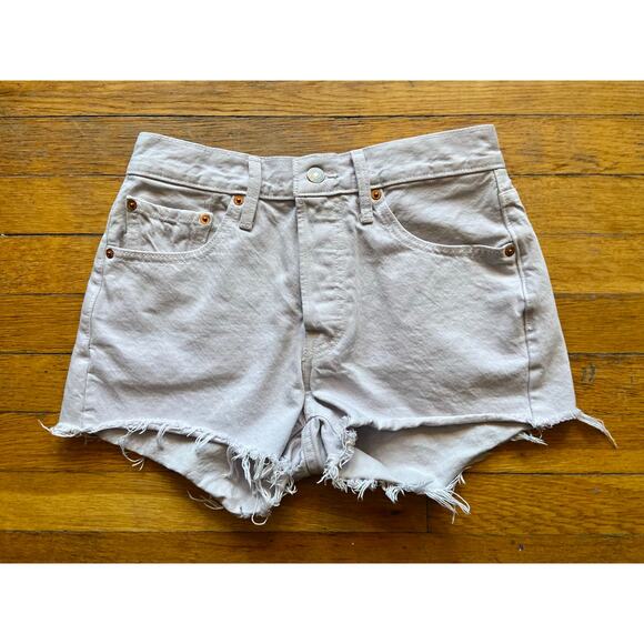 LEVI'S 501 Distressed Cream/Lavender Dyed Button-Fly Shorts sz W27 - Picture 1 of 10